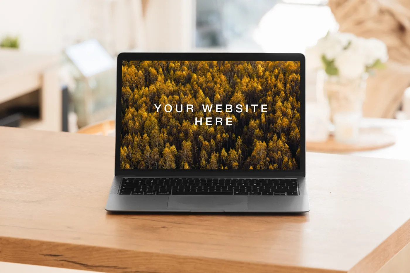 Oturma Odasında MacBook Air Mockup - Mr.Mockup | 
