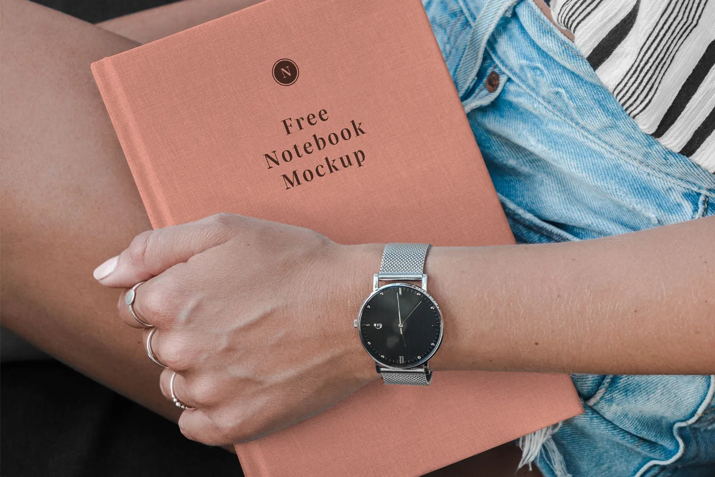 El Holding Defter Mockup - Mr.Mockup | 