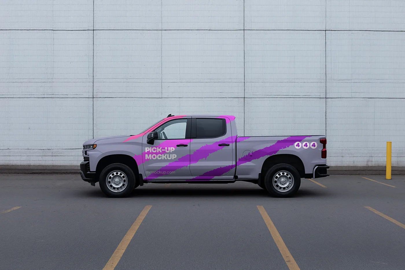 Park Mockup'ta Ücretsiz Pick-up-Mr.Mockup