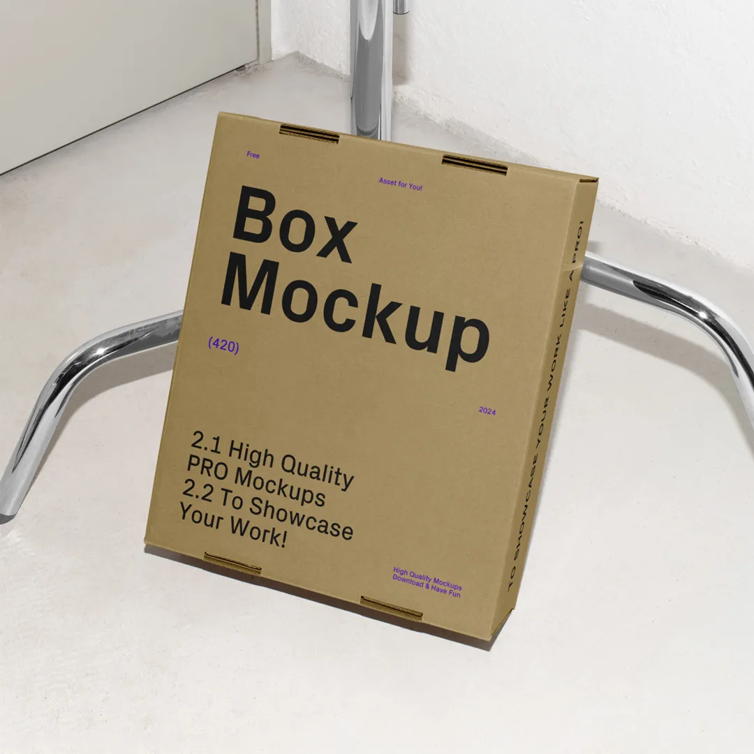 Tripod Mockup'a yaslanan ücretsiz karton kutu - Mr.Mockup