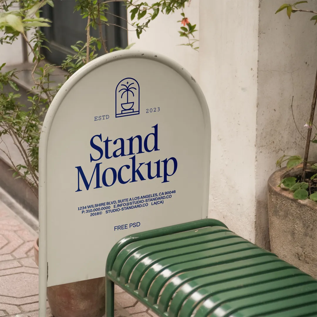 Ücretsiz Metalik Street Stand Mockup - Mr.Mockup
