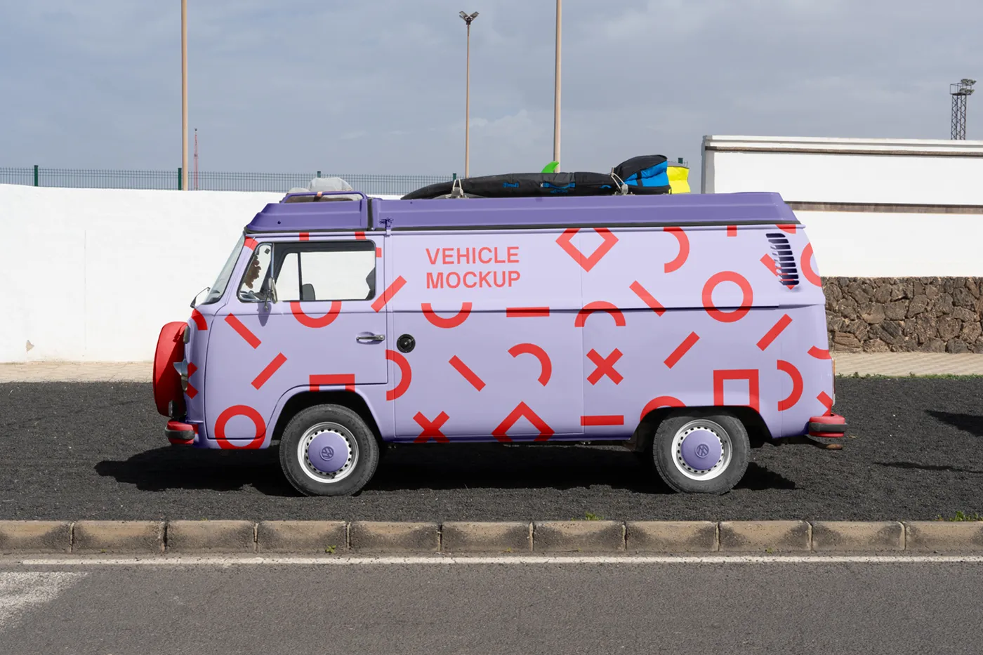Ücretsiz Volkswagen Camper Mockup - Mr.Mockup