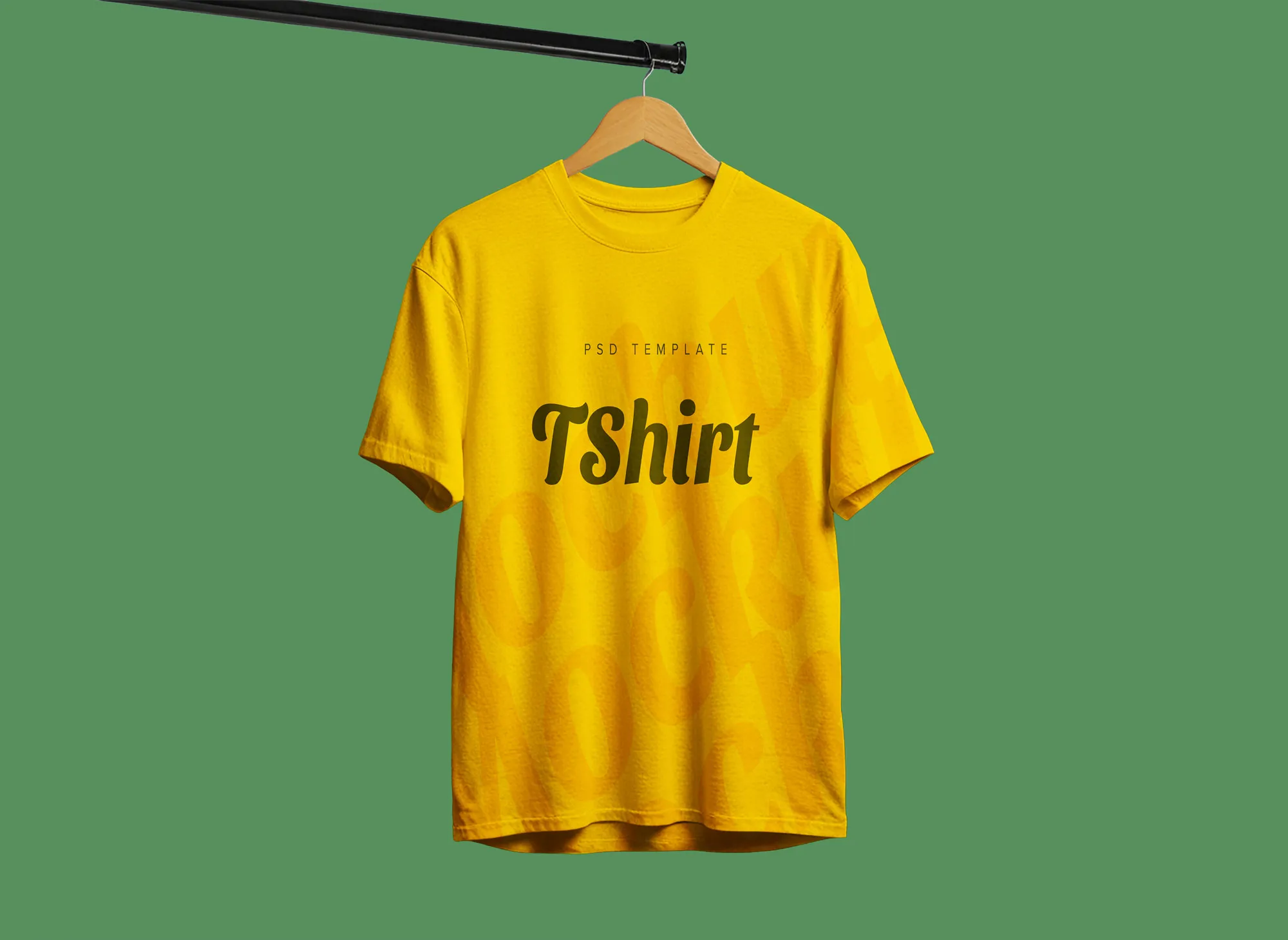 Ücretsiz Erkek Asma T-Shirt Mockup | 