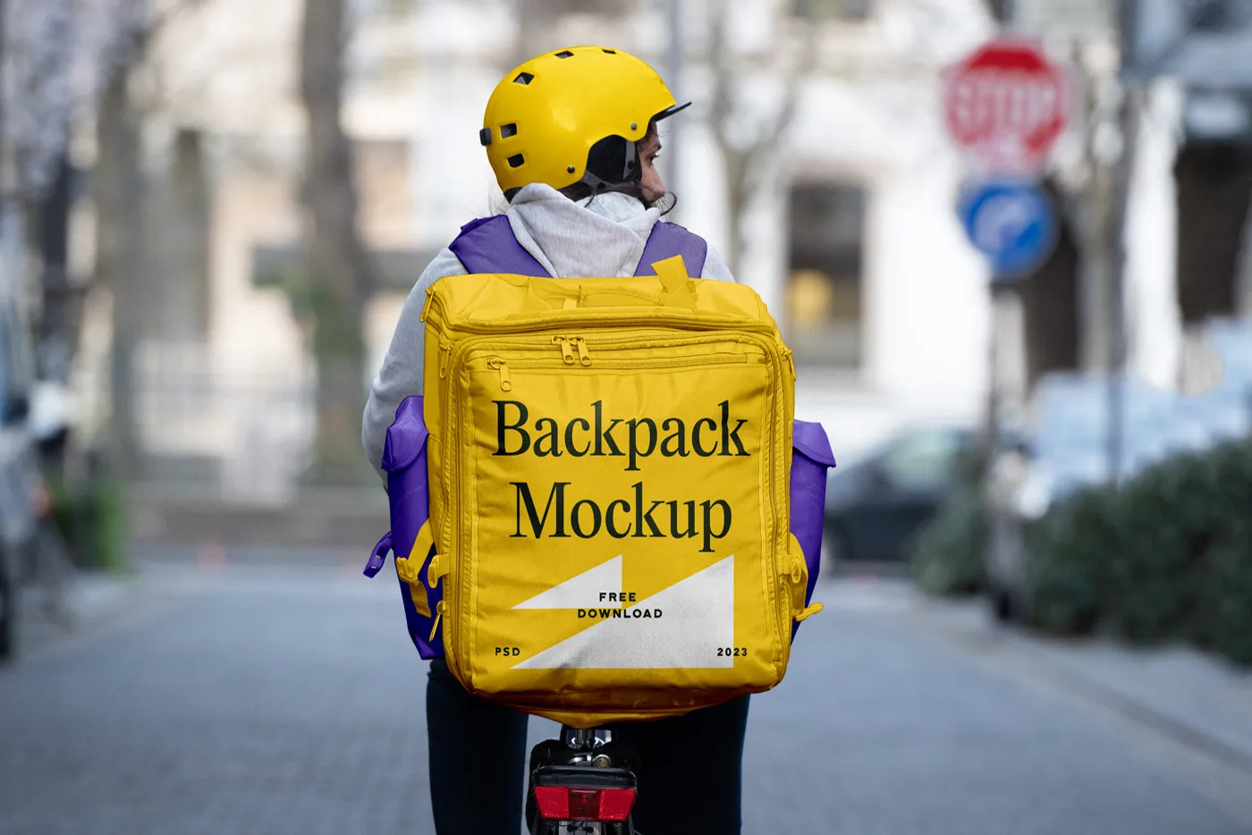Teslimat Sırt Çantası Mockup - Mr.Mockup