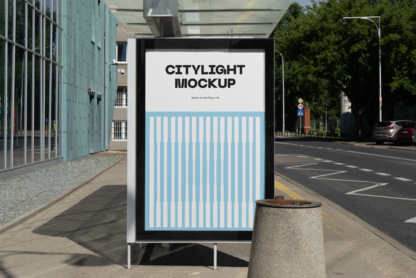 Bir otobüs durağında şehir ışığı PSD Mockup - Mr.Mockup