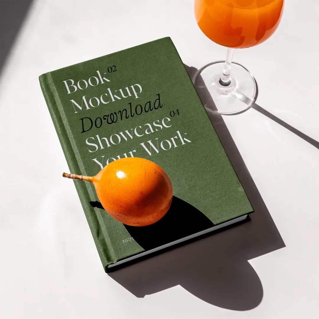 Tabloda kitap kapağı PSD Mockup - Mr.Mockup