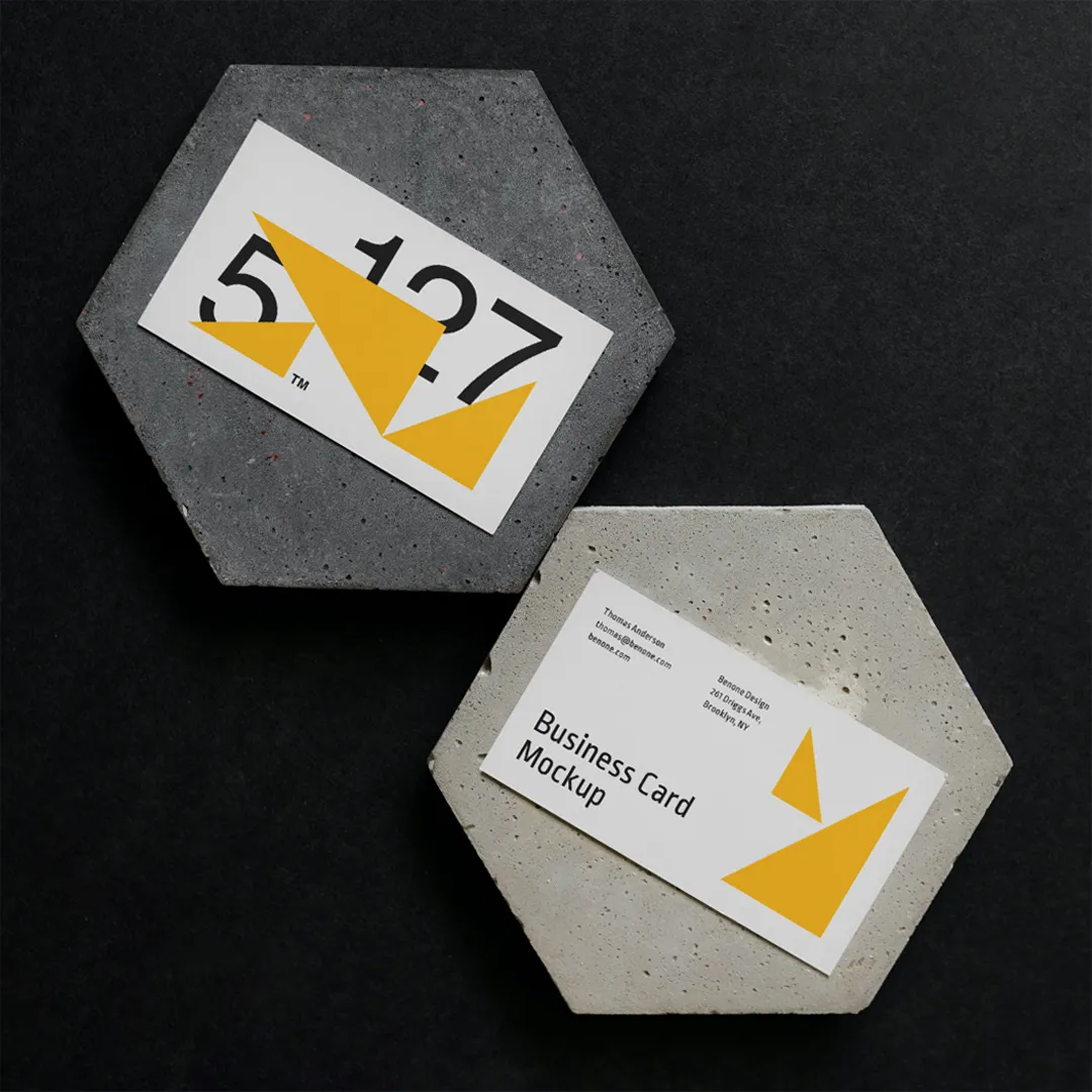 Beton Mockup'ta İki Kartvizit - Mr.Mockup