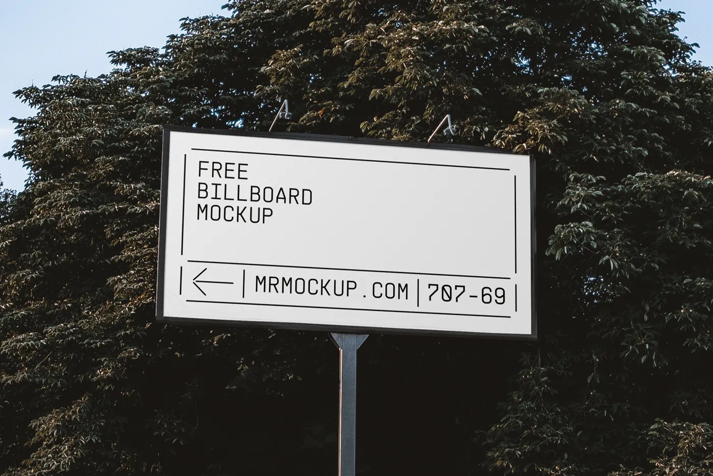 Park Mockup'ta Billboard - Mr.Mockup