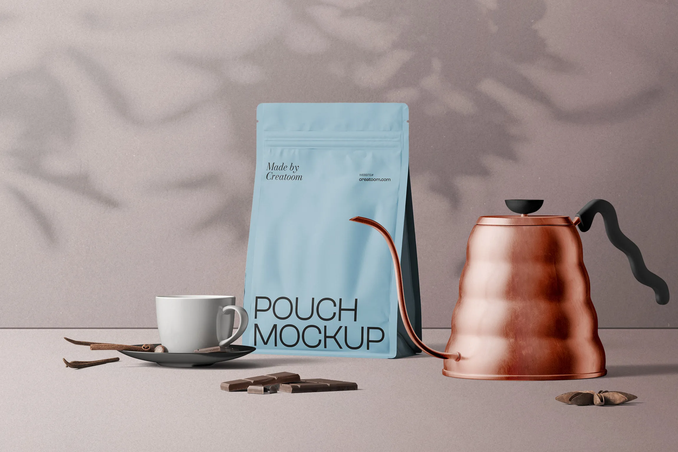 Kahve çantası mockup ve fincan ön görünümü ile sahne |